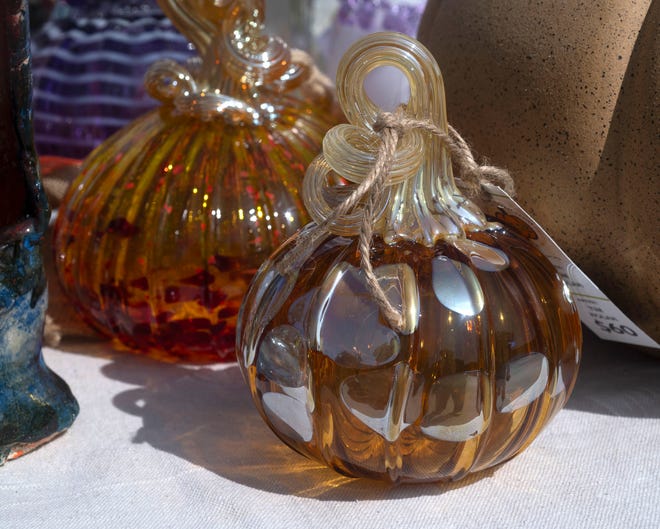 First City Art Center will hold its 17th annual Glass & Ceramic Pumpkin Patch this weekend at the North Guillemard Street Art Center starting Friday, Oct. 6, 2023. Thousand of hand-blown glass and ceramic decorative gourds will be available during the raising event.