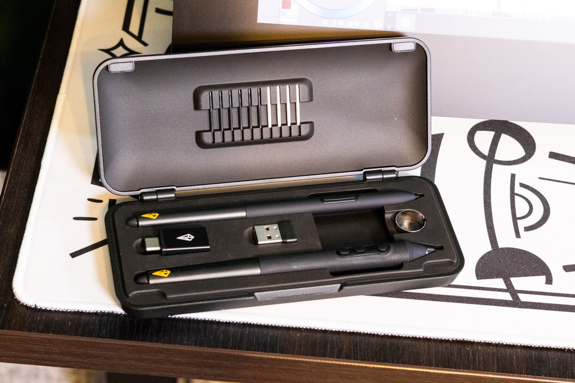 The stylus case for the Xencelabs Pen Display 24
