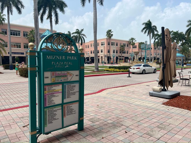 Mizner Park is one of Boca Raton's luxury destinations for shopping, dining and entertainment. Located about a mile west of South Beach Park, it stretches across five acres of land just off U.S. Route 1.