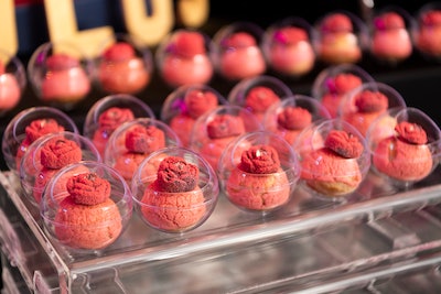 In support of the “Le Sceptre Rose” theme, the culinary team crafted mini profiteroles topped with heart-shaped chocolates served in bubble bowls for guests to pair with welcome Champagne at the cocktail reception.