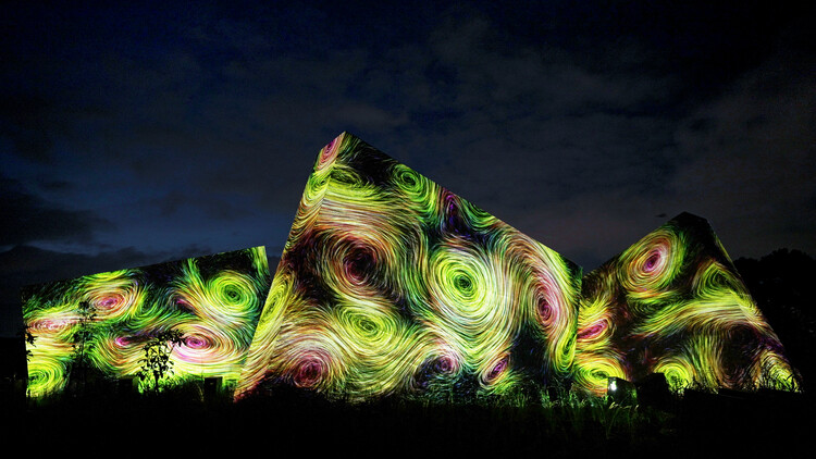 Digital Art and Architecture: Beyond Billboards and Spheres - Image 4 of 7