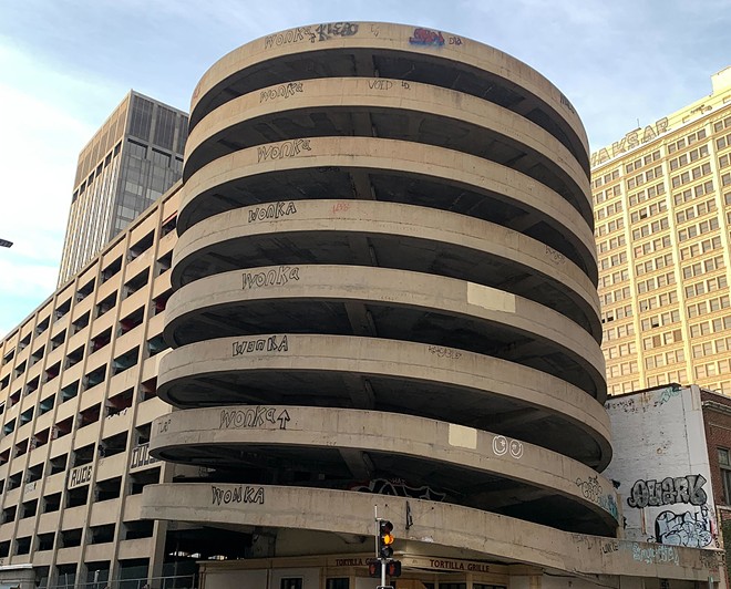 The YAKSAP sign on the building in the background is the cherry on top of this St. Louis image.