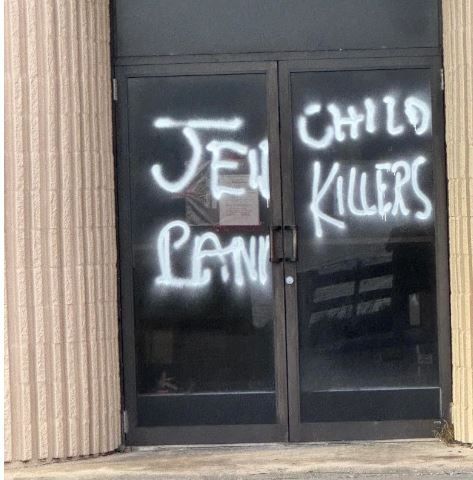 Photographs of the graffiti in Florida