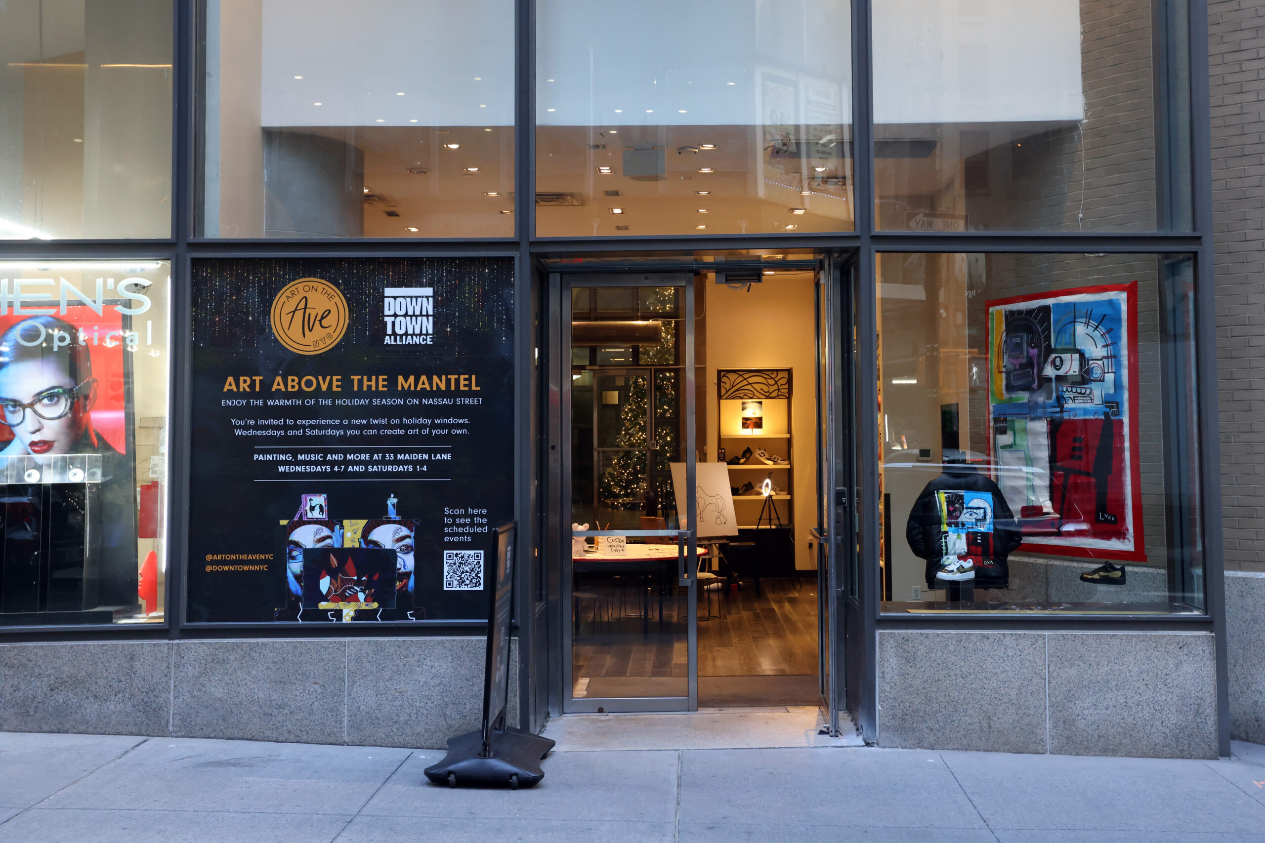 33 Maiden Lane storefront.