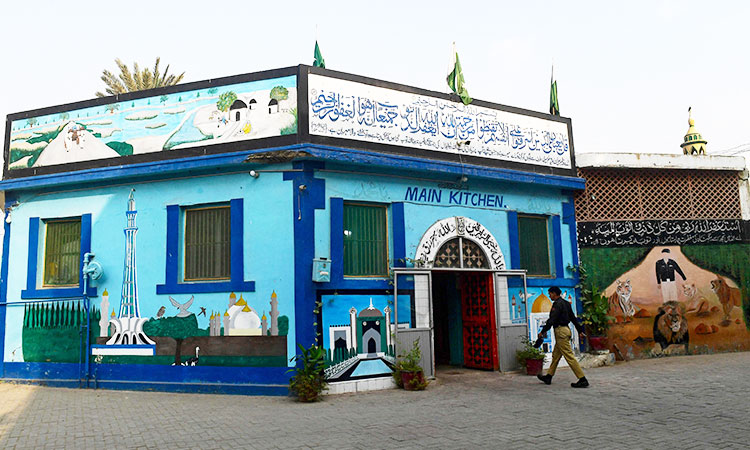 KarachiJail-paintings