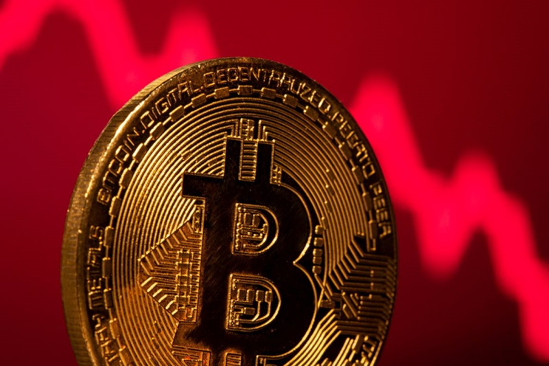 Bitcoin and Solana Led as NFT Sales Surged to $1.75 Billion in December 2023
