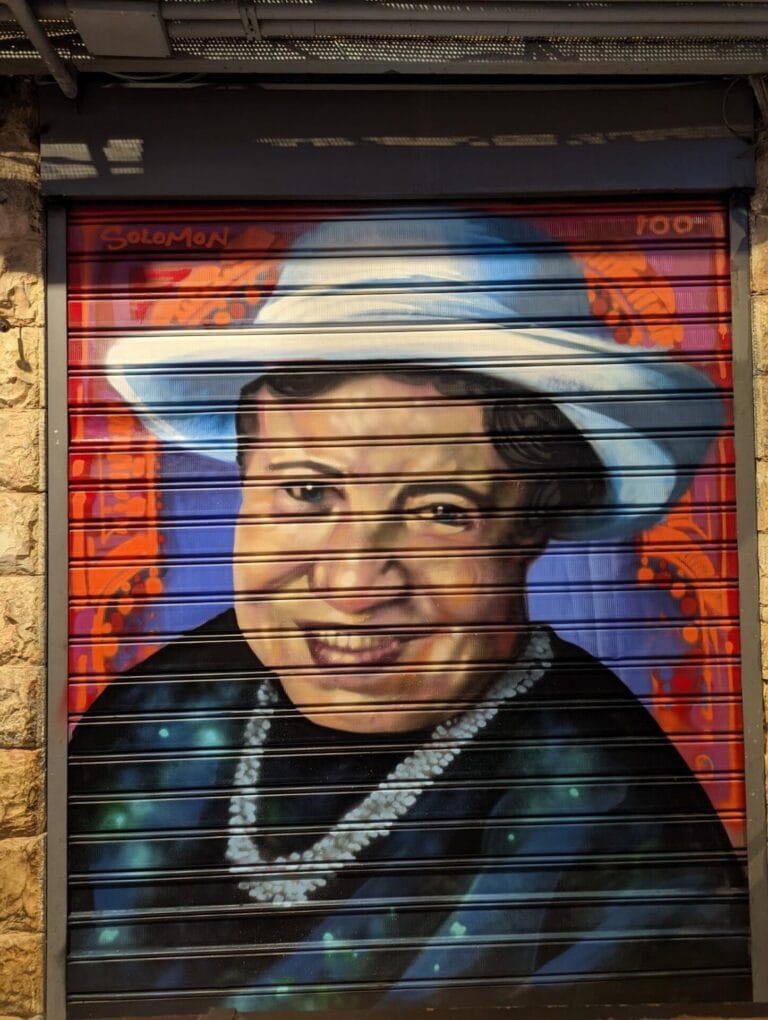 Rabbanit Bracha Kapach, who lived at the edge of the shuk, won the Israel Prize in 1999 for her many decades of charity work, including feeding the poor of Jerusalem. Photo by Solomon Souza