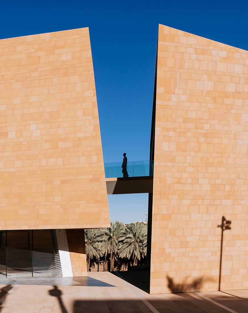 schiattarella associati's digital art center in saudi arabia draws from najdi architecture