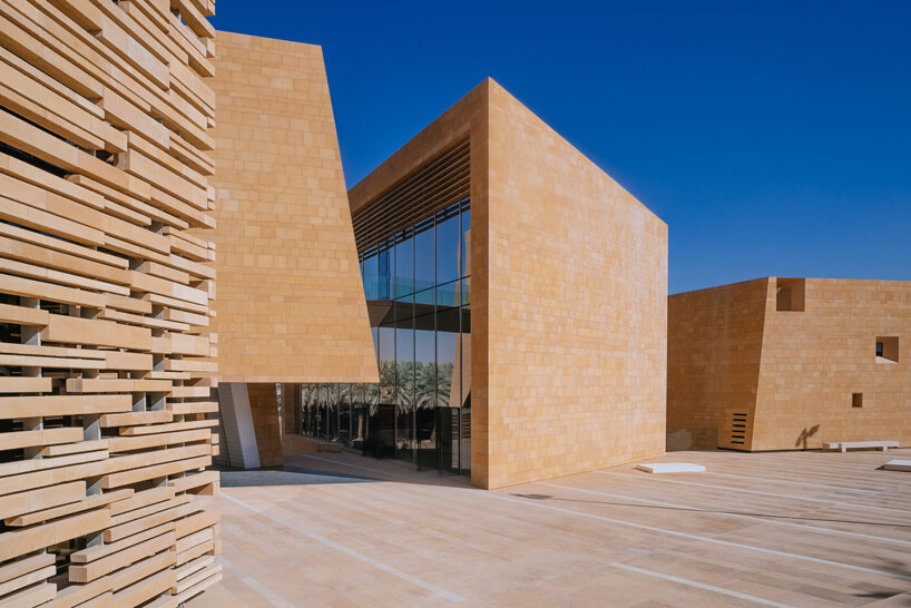 schiattarella associati's digital art center in saudi arabia draws from najdi architecture