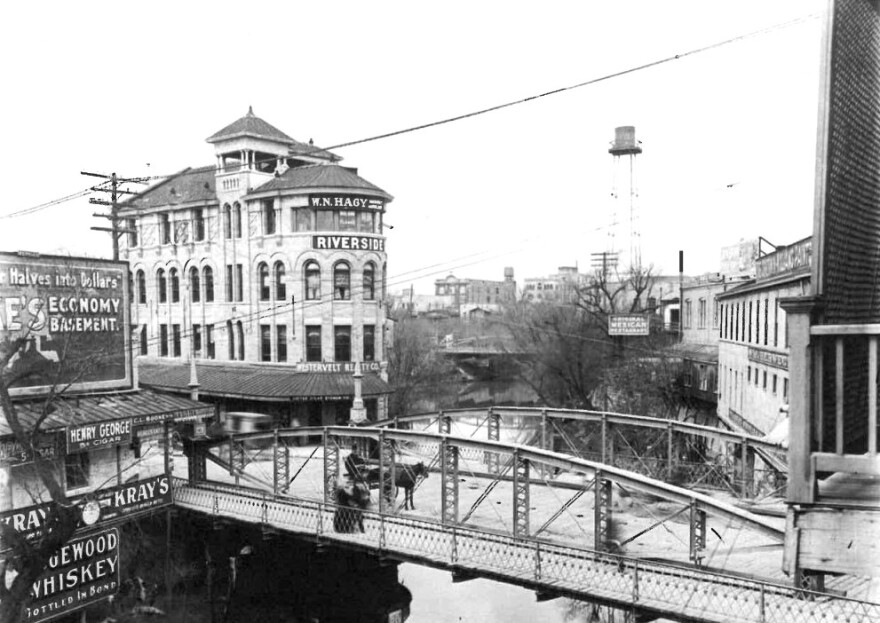 The Commerce Street Bridge in 1908