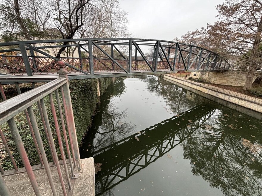 The walkbridge looking north