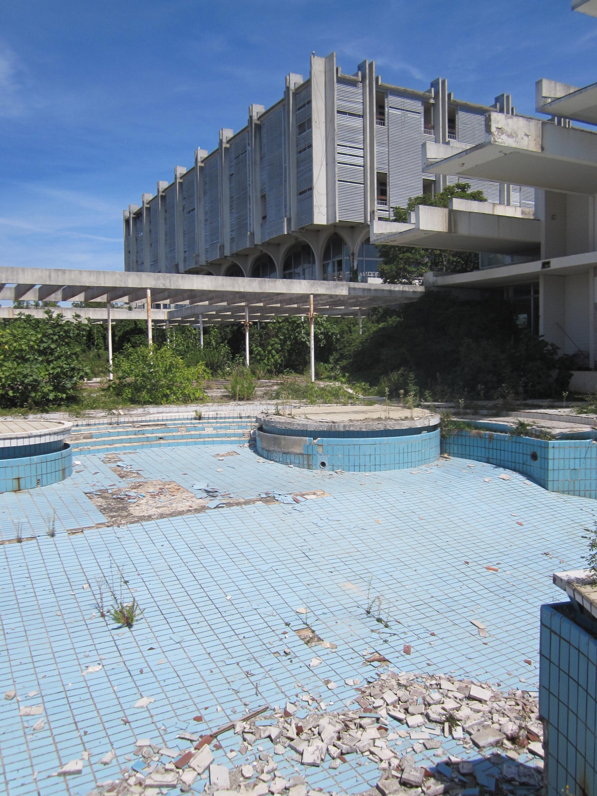 One of the hotel's pools was rumoured to be filled with champagne
