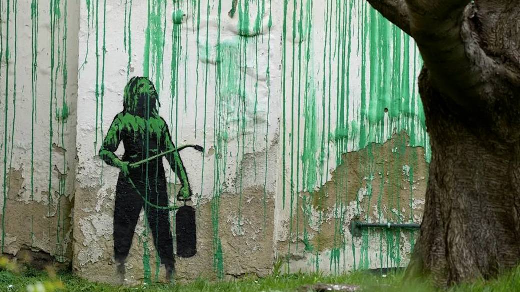 Click to play video: 'Banksy’s latest mural in London has ‘very strong’ environmental implications, expert says'