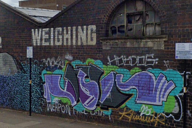 This area is a treasure trove of urban creativity. Keep an eye out for colourful murals, tags, and expressive graffiti that adorn the walls. Fazeley Street is a canvas where local artists leave their mark, adding to the dynamic character of Birmingham’s street art scene.